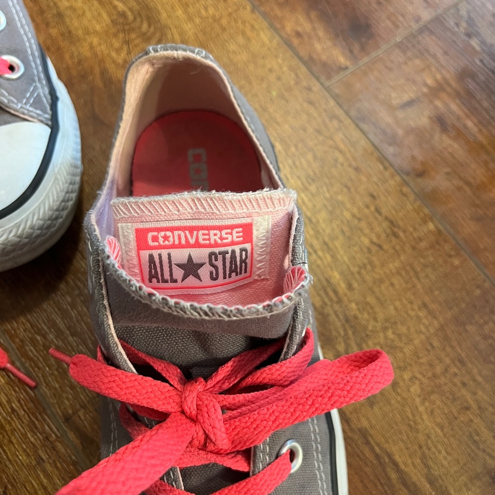 Converse - Picture 3 of 8